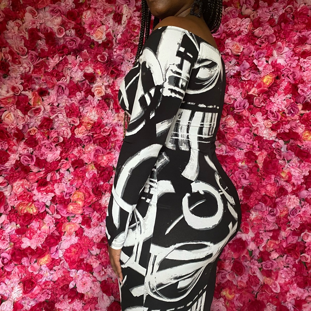 Dress - Picture 3 of 6